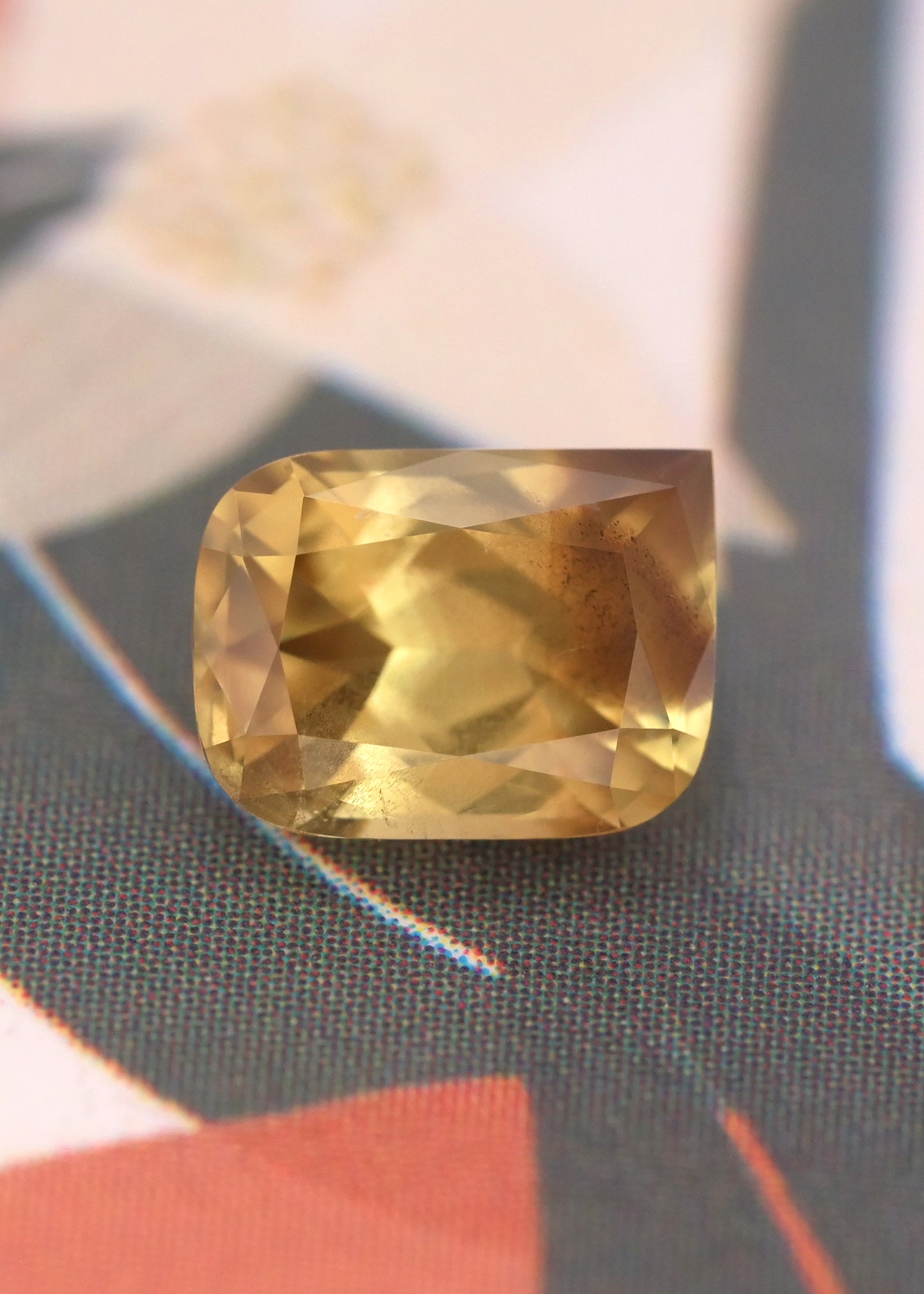 Bumblebee Yellow Sapphire 0.92ct