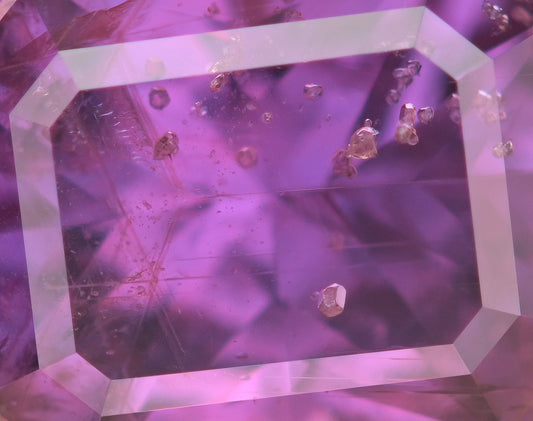 Color-shift Sapphire 1.25ct