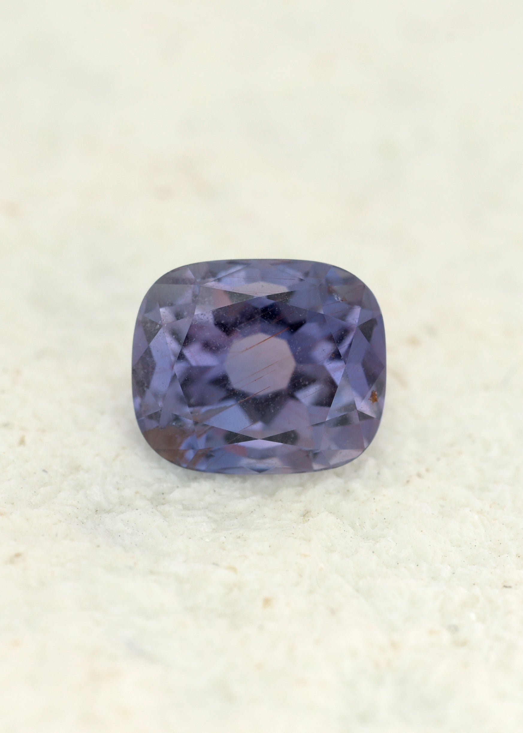 Old mine cut Sapphire 2.60ct