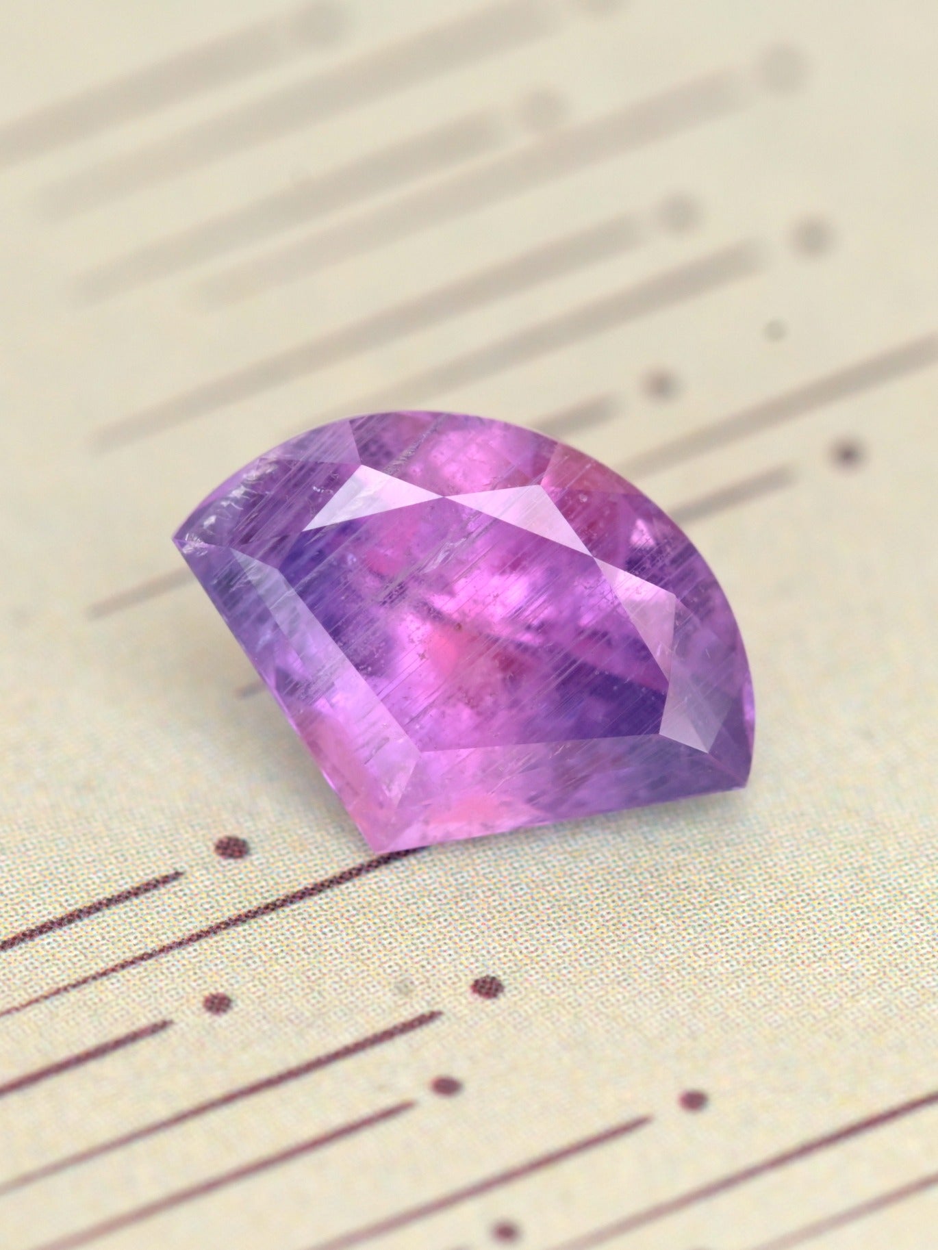Color-shift Sapphire 2.55ct