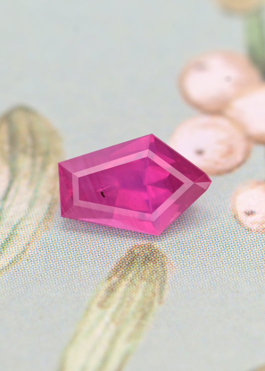 Hot pink sapphire 0.65ct
