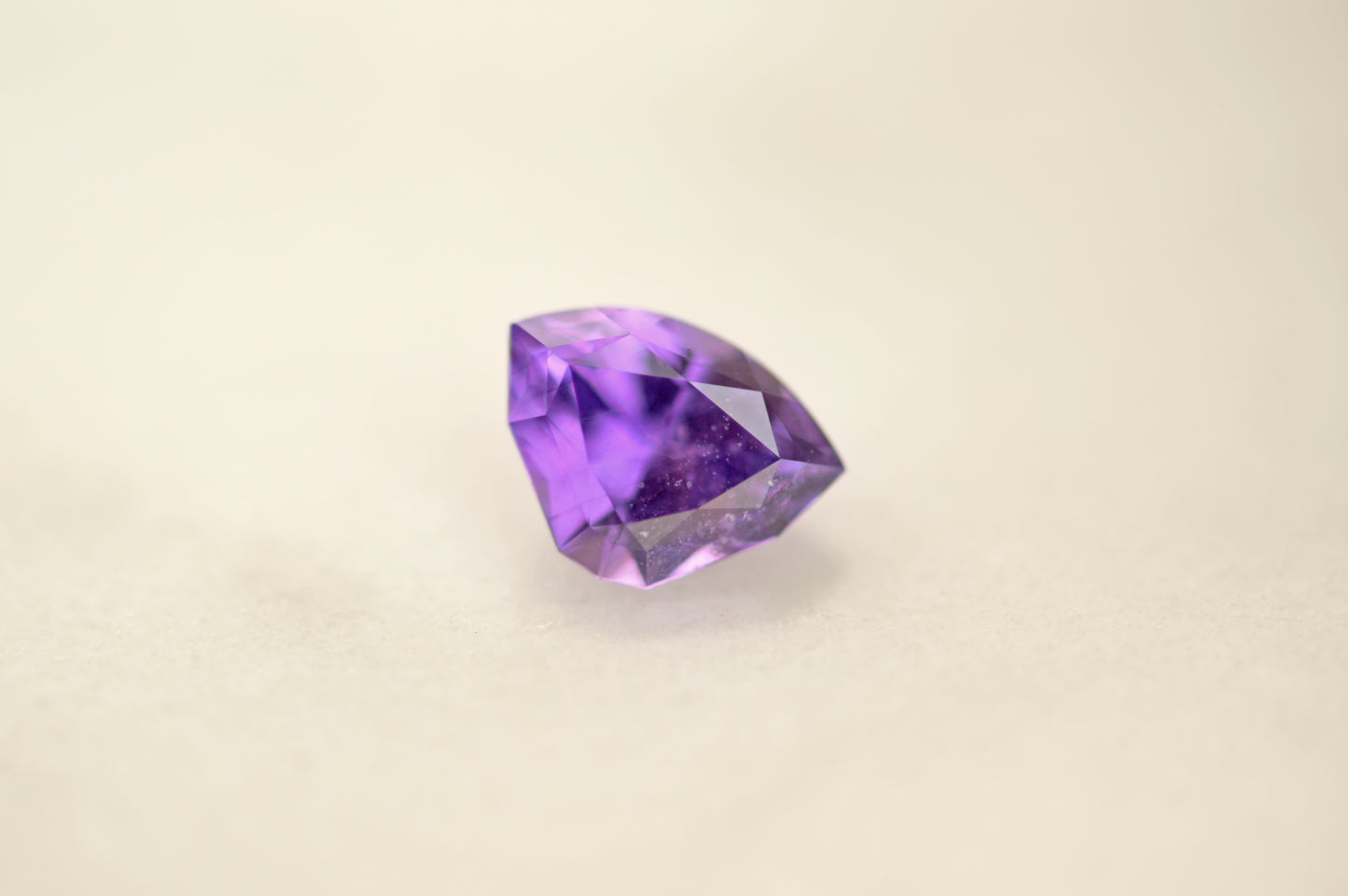 Color-change Sapphire 1.10ct