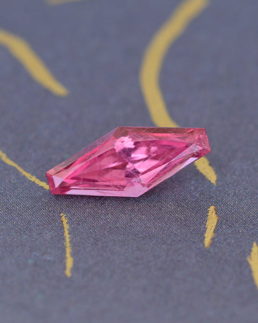 Raspberry pink Sapphire 1.35ct