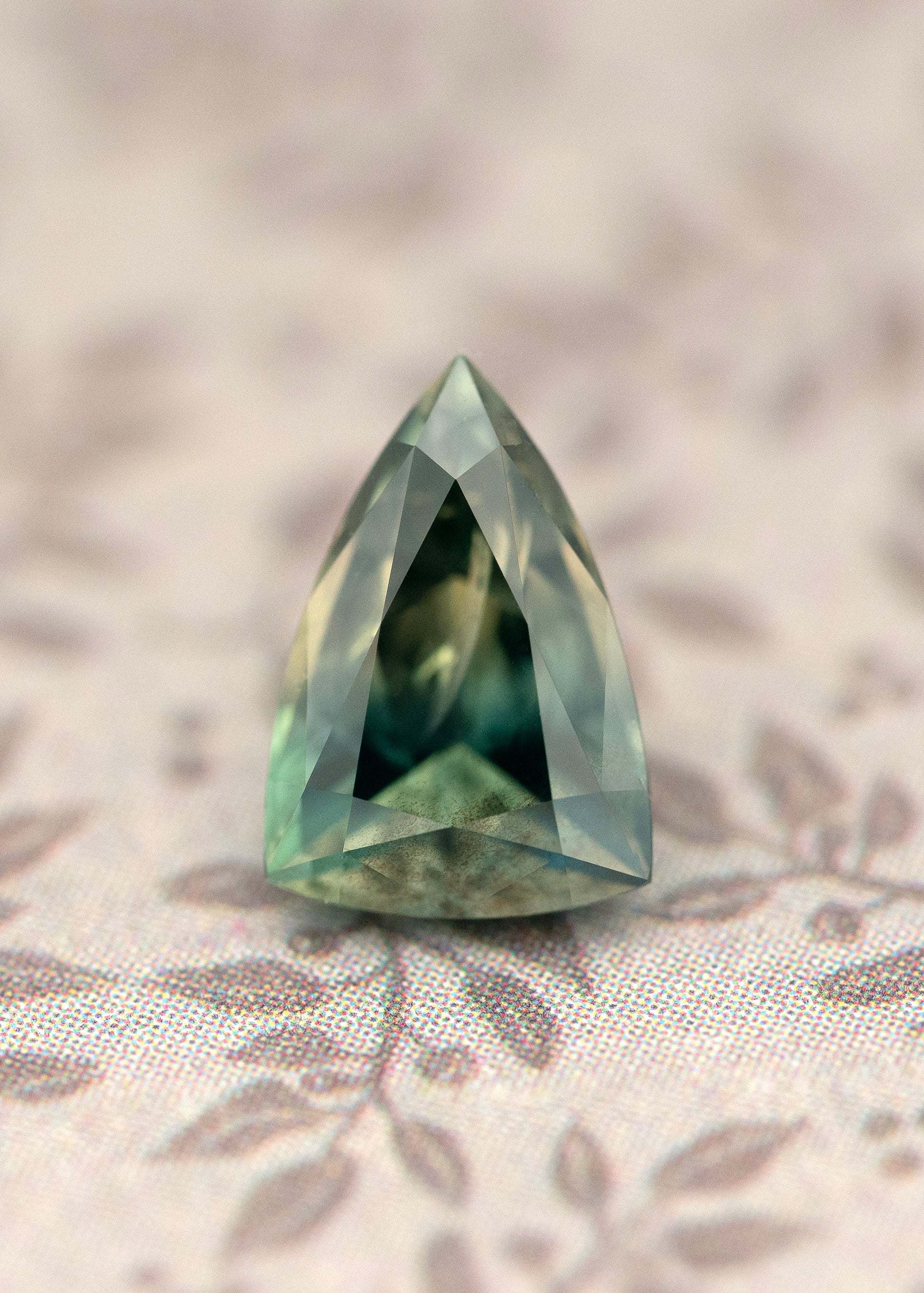 Bi-color Sapphire 1.06ct