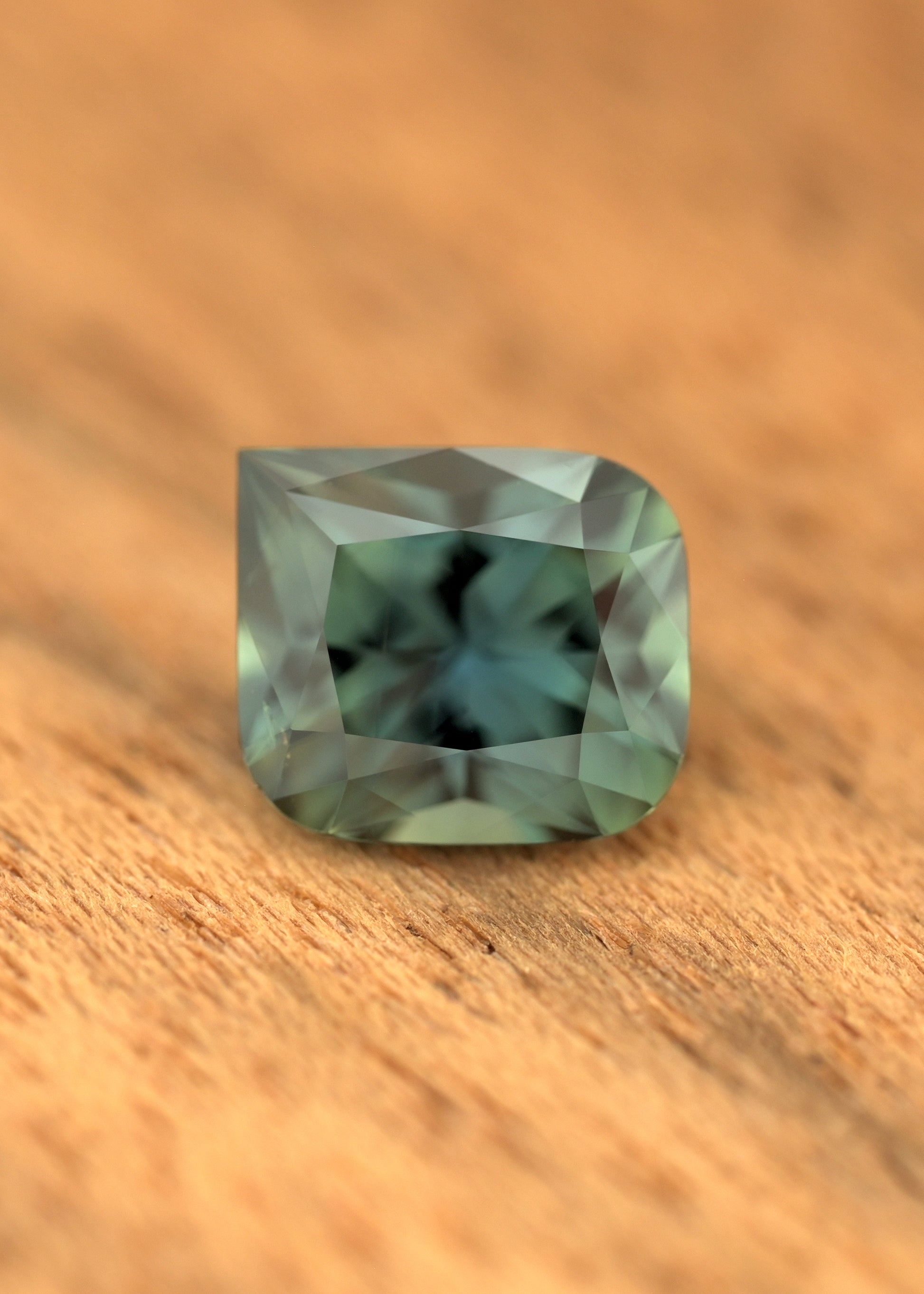 Winged Cushion Sapphire 1.25ct