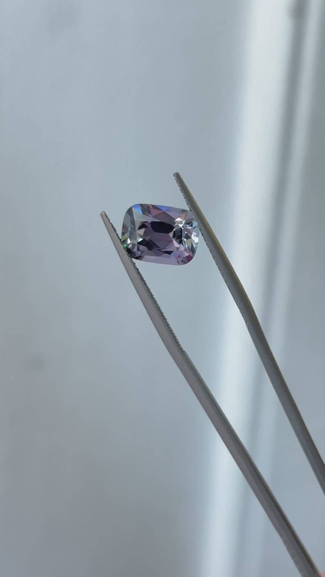Peacock Tanzanite 2.80ct