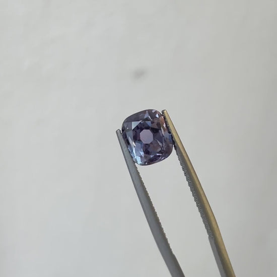 Old mine cut Sapphire 2.60ct