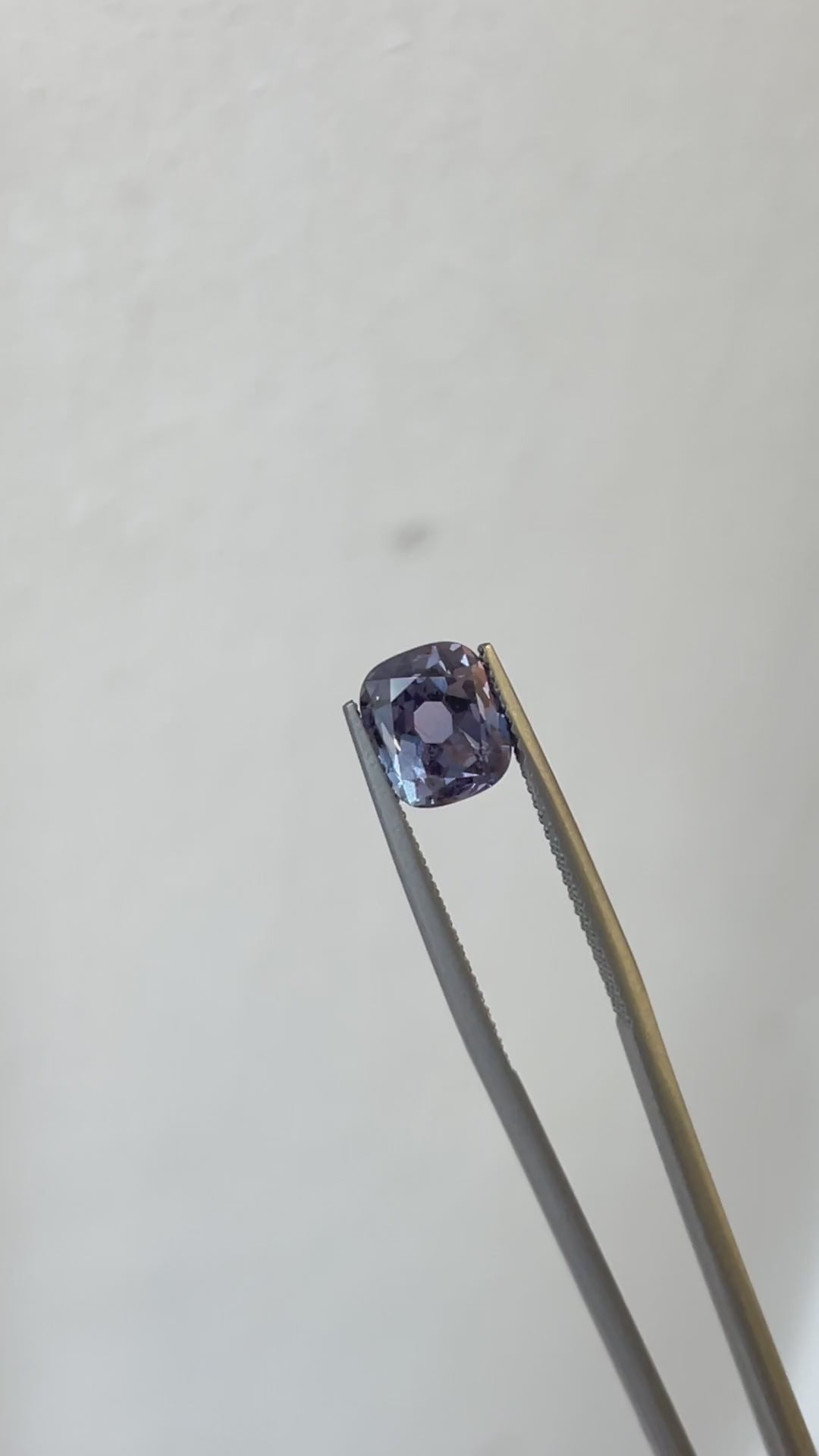 Old mine cut Sapphire 2.60ct