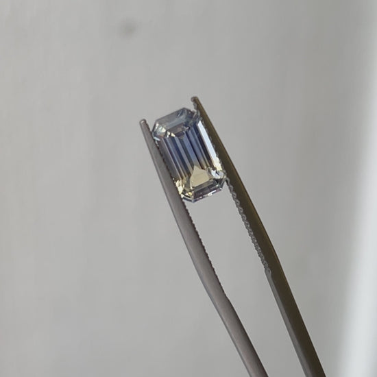 Bi-color Sapphire 2.01ct