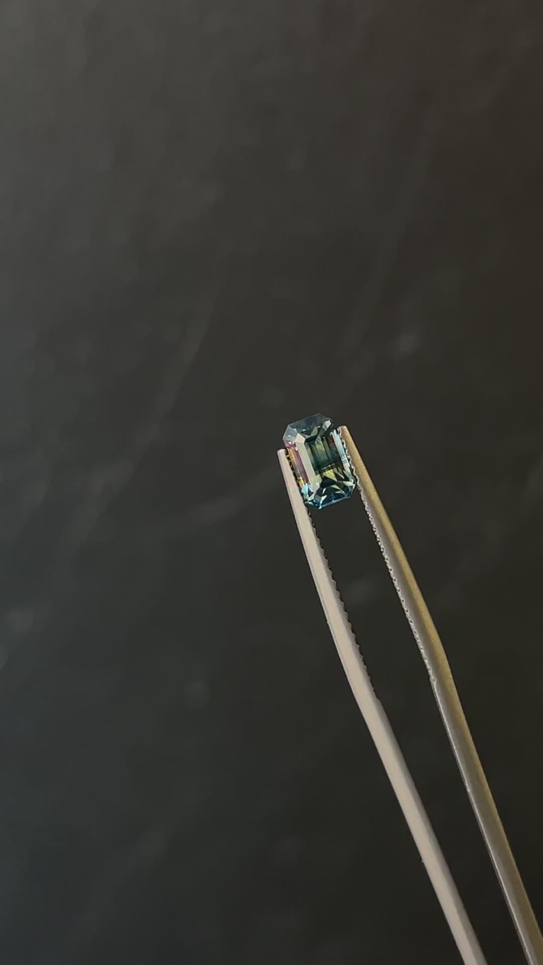 Parti-color Sapphire 1.04ct