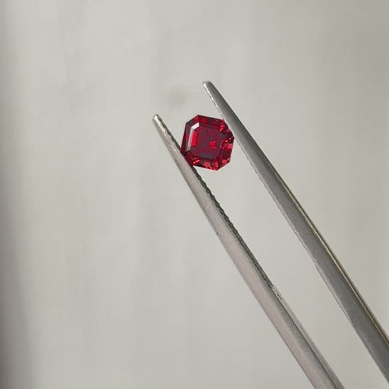 Asscher cut Garnet 0.95ct