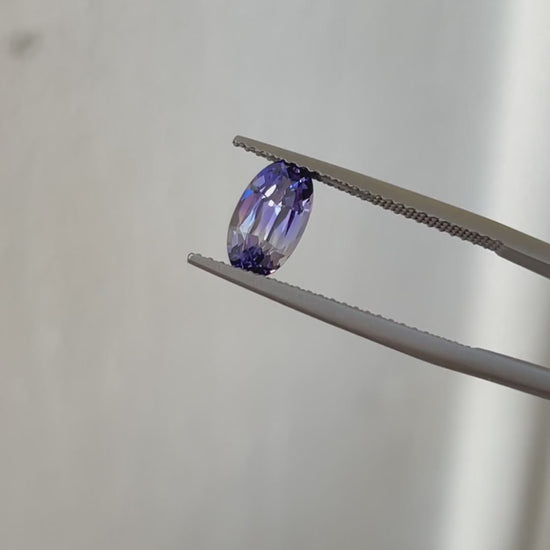 Bi-color unheated Tanzanite 1.22ct