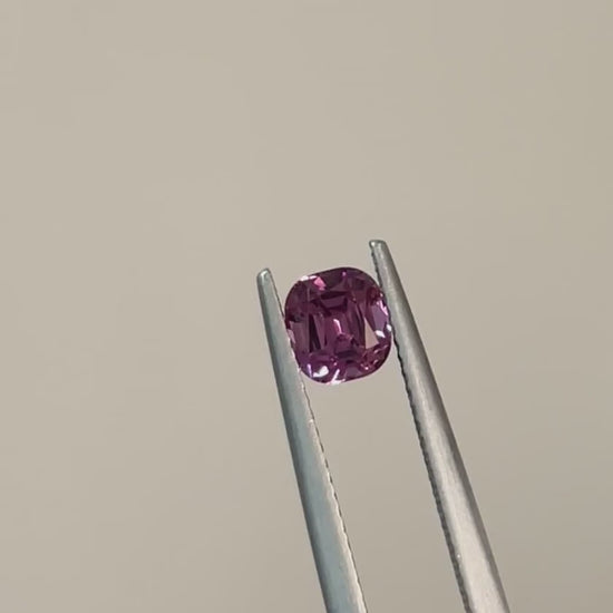 Mismatch Garnet pair 1.95ct
