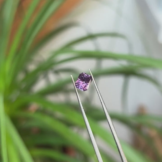 Color-shift Sapphire 1.25ct