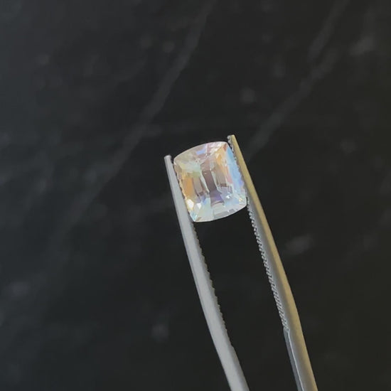 Rainbow Moonstone 1.36ct