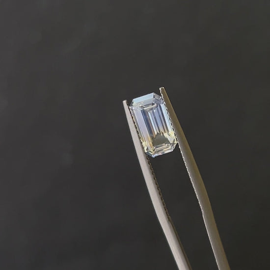 Bi-color Sapphire 2.01ct
