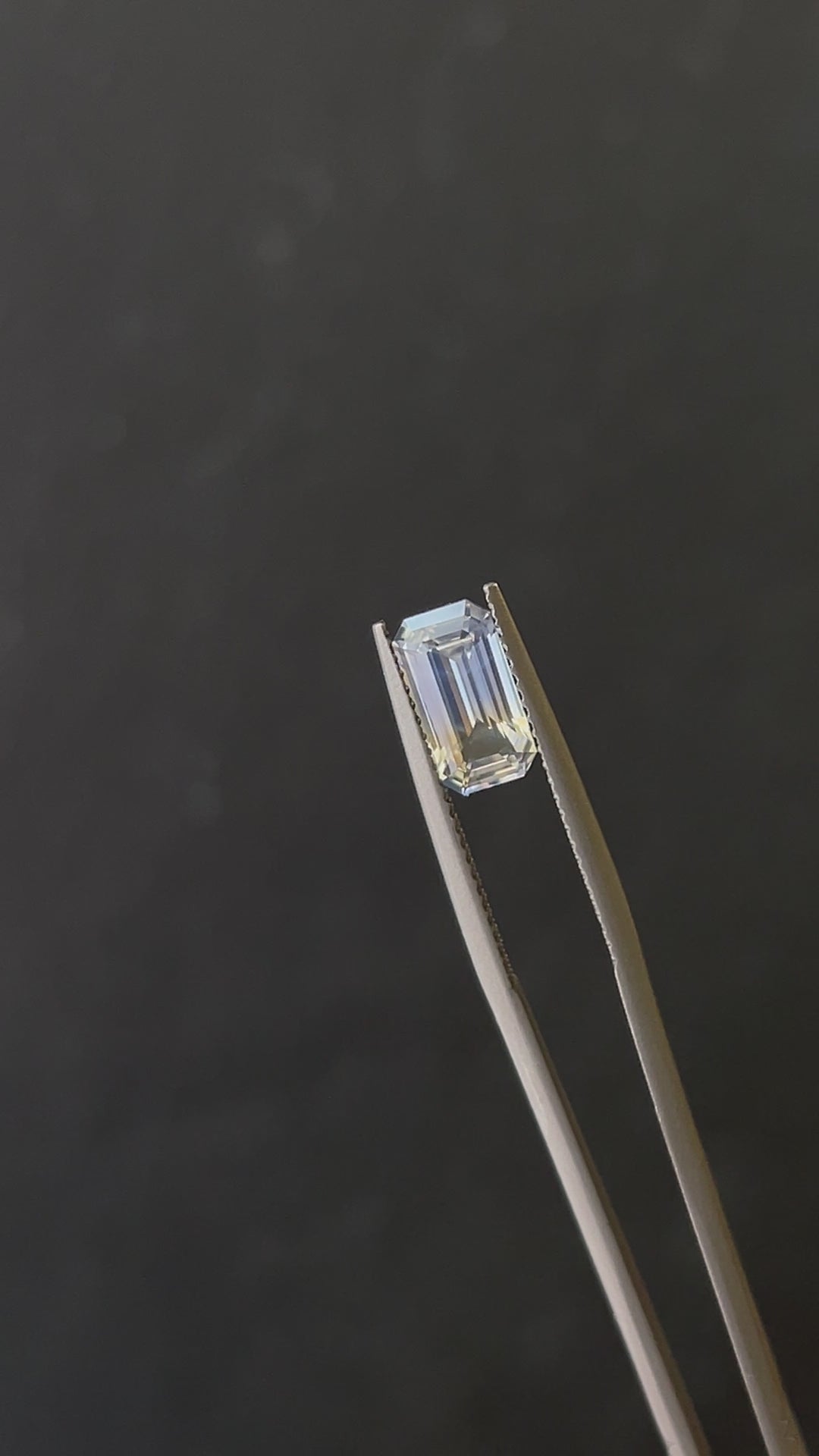 Bi-color Sapphire 2.01ct
