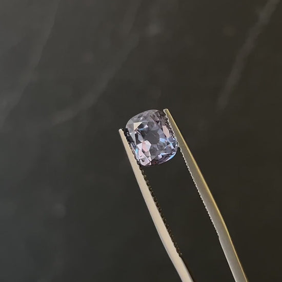 Old mine cut Sapphire 2.60ct