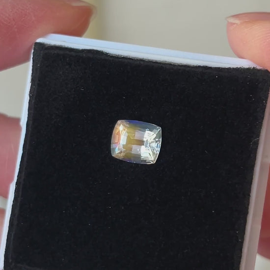 Rainbow Moonstone 1.36ct