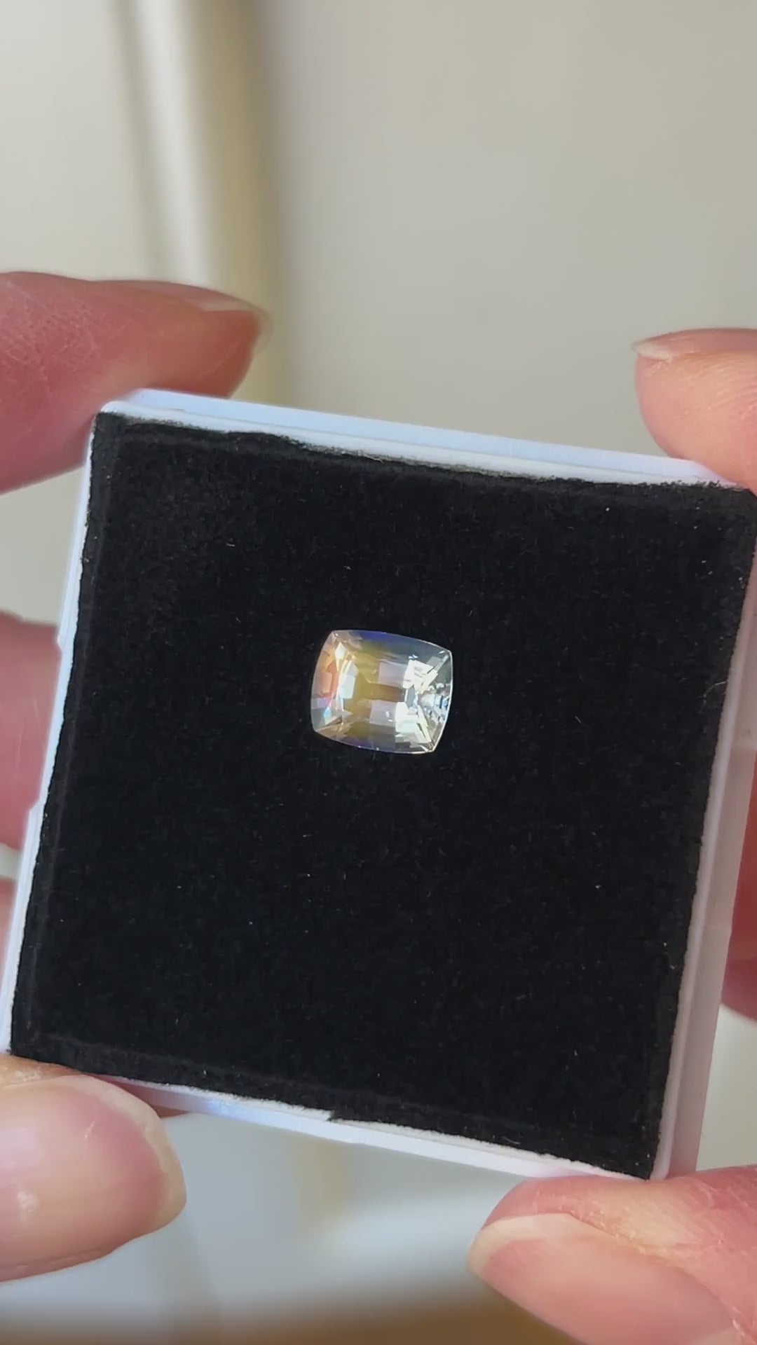 Rainbow Moonstone 1.36ct