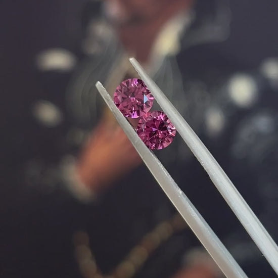 Garnet pair 1.71ct