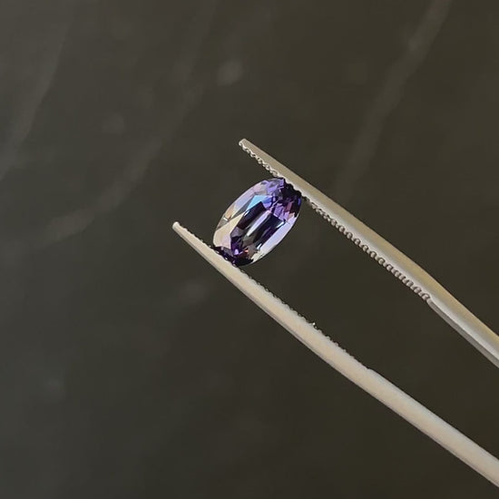 Bi-color unheated Tanzanite 1.22ct