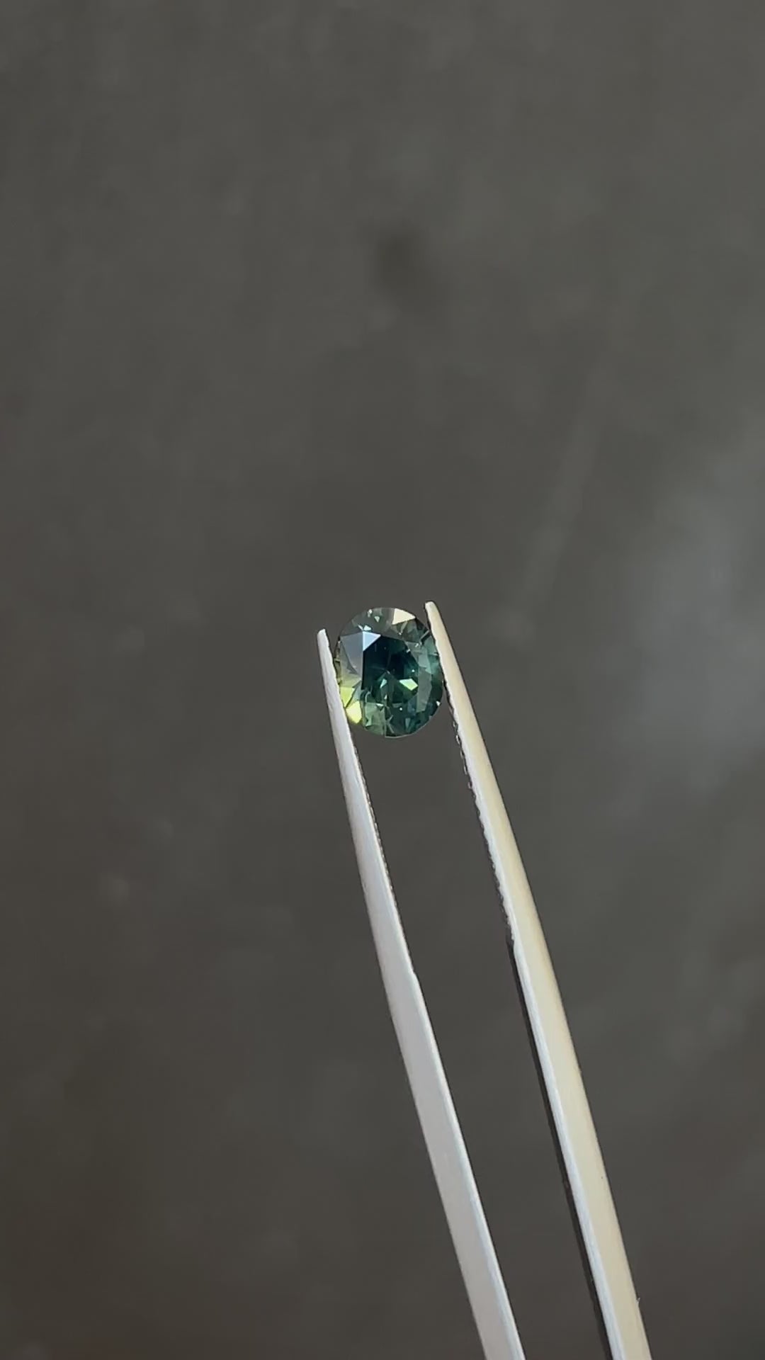 Parti-color Sapphire 1.22ct