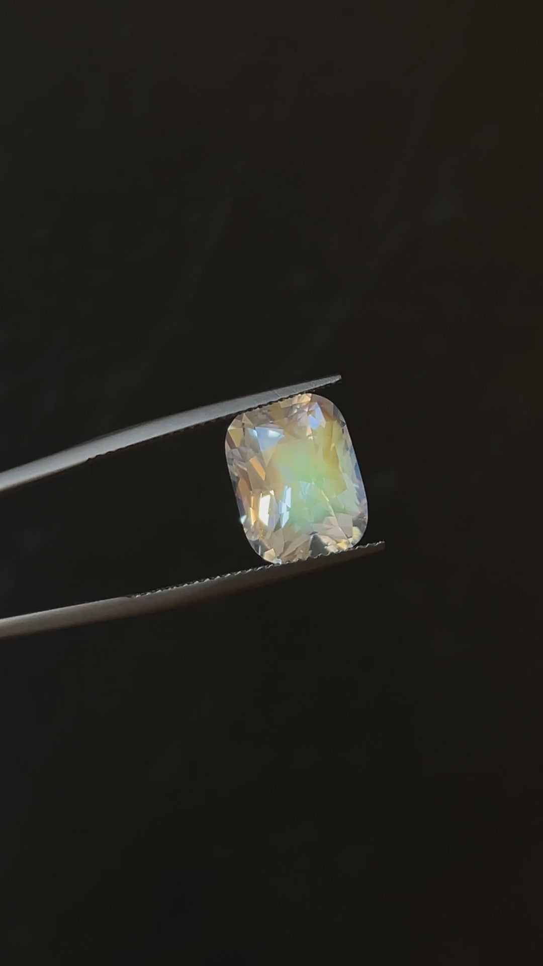Rainbow Moonstone 6.48ct