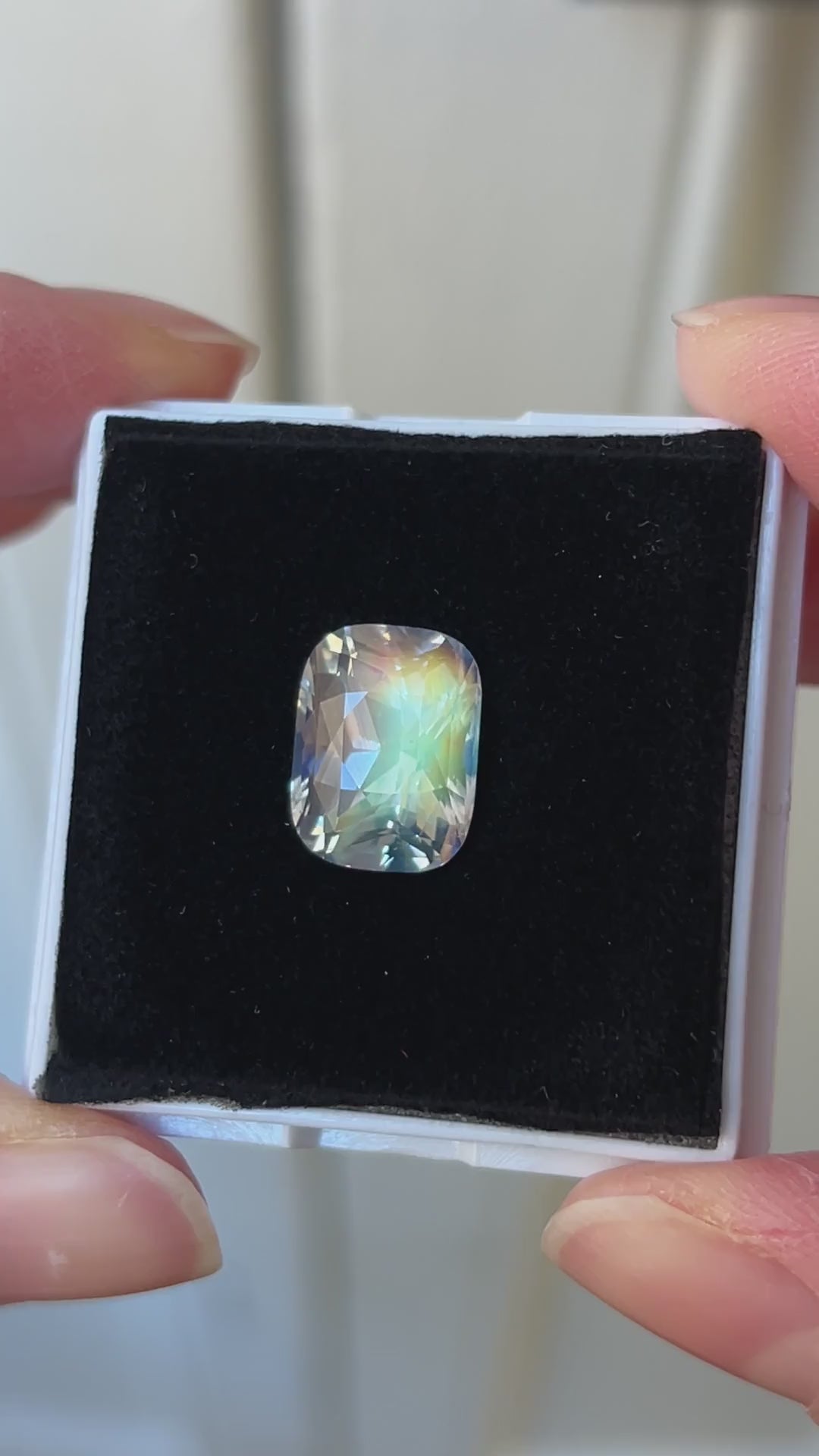 Rainbow Moonstone 6.48ct