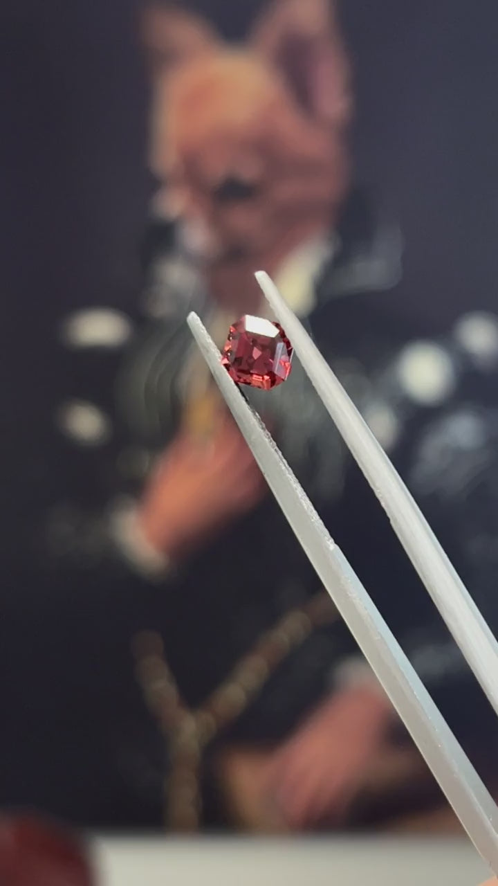 Asscher cut Garnet 0.95ct