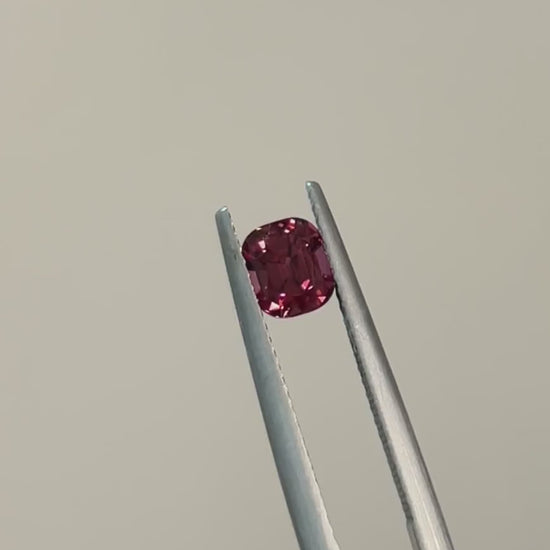 Mismatch Garnet pair 1.95ct